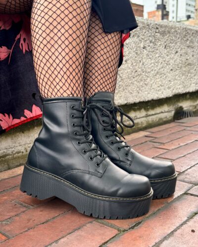 Combat boots